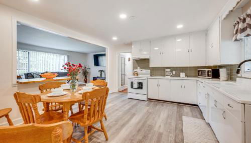 Winston-Salem Home on 2 Acres - Spacious Deck! - Foto 4