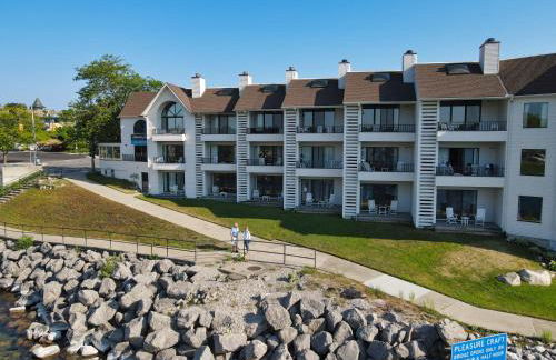 112 Edgewater Inn with Waterfront Access - Foto 5