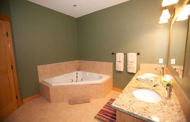 Brookside by Apex Accommodations - Photo 5