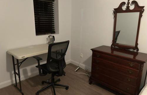 1BR Apartment - Unit A - With Parking and 10min Walk to NYC Train Station - Foto 6