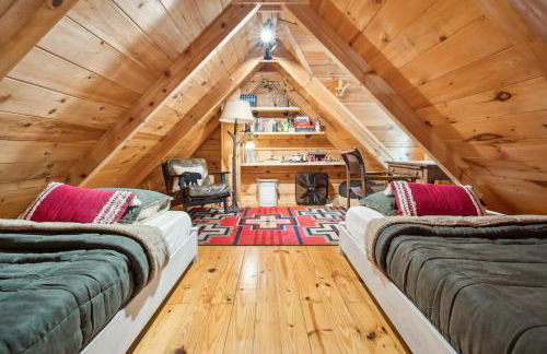 Pet-Friendly Lake Lure Cabin with Outdoor Oasis! - Foto 25