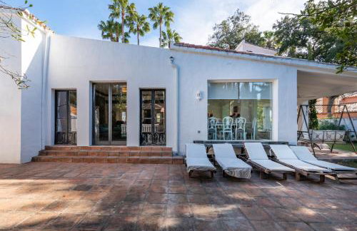 Villa Familiar con Piscina - Photo 21