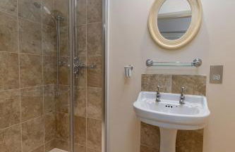 Exceptional Grade II Listed Church Conversion - Foto 32