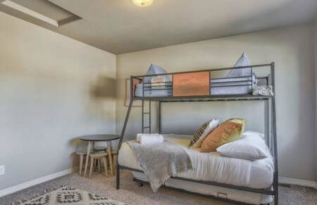 _Entire Home_Game Room_Basement_FirePit_ - Foto 41