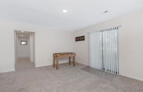 Beautiful 6 bed 3 bath home in quiet neighborhood - Foto 24