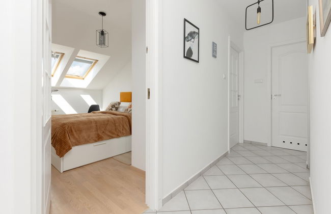 Spacious 3 Bedroom Apartment by Renters - Foto 35