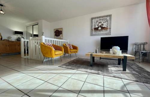 Duplex 70m2 - Vue Cité Mediévale - Parking gratuit - Foto 13