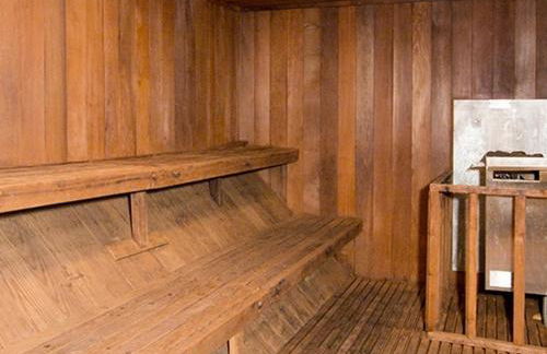 St Anton Courtyard View 2-Bedroom Condos with Pool & Jacuzzi - Foto 4