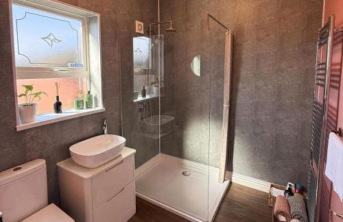 Superb Large Bespoke 5 Star Detached Villa, Prime Location, Belfast Stay - Foto 6