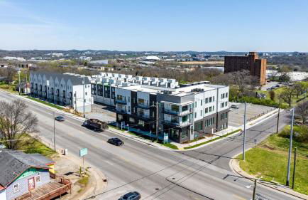 New Build Sleeps 12 2 Condos Modern Design Near Downtown Nashville - Photo 22
