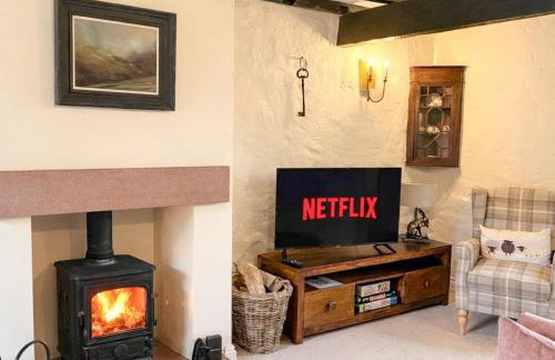 Blacksmiths Cottage a traditional cottage with garden and wood burning stove in Pooley Bridge, Ullwater - Foto 3