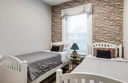 E2 Centrally located in Carytown fully fenced - Foto 7