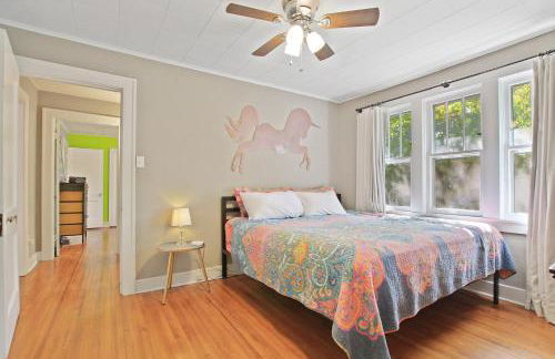 Bohemian Bungalow Pac-Man, walk downtown, pet friendly - Foto 16