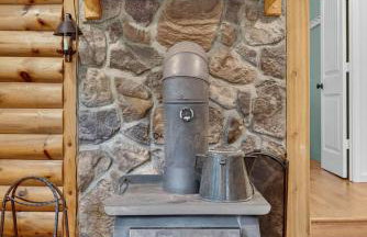 20 acres w Private Pavilion, Fireplace & Fire Pit - Foto 16