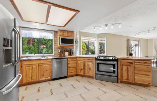 Bridging the Gorge And City to Your Cozy Home - Photo 13