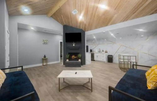 Spacious 1BR Galleria Apt with Pool & Free Park - Foto 1