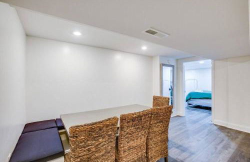 Beautifully Renovated Home Corner of ND and Angela - Foto 16