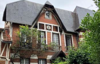 Chez Hélène, calme et verdure au centre historique - Foto 1