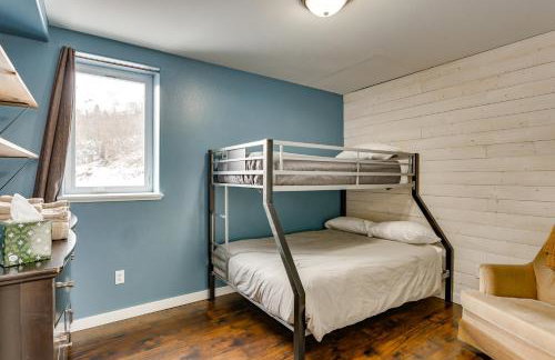 Stunning Alaskan Getaway with River and Mtn Views - Foto 21