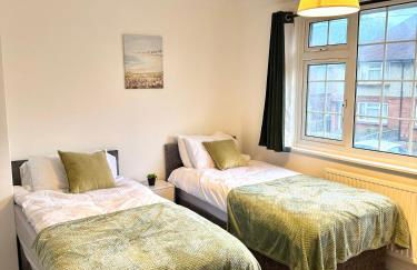 Rushden Home - Perfect for Contractors - Free Parking - Sleeps 5 - Garden - Netflix and HDR TV - Foto 2