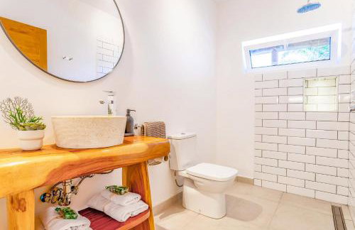 Boutique Beach Villa by Lanzarote Retreats - Private Pool - 1 min walk to Sea Pool - Photo 24
