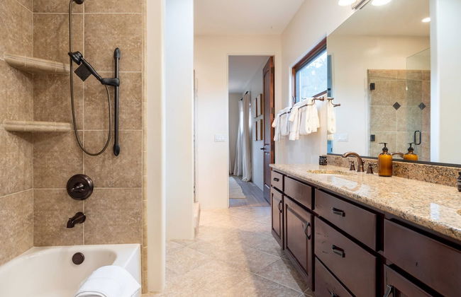 Pyramid by Avantstay Luxe Sedona Mansion w/ Views, 7mins to Downtown - Photo 50