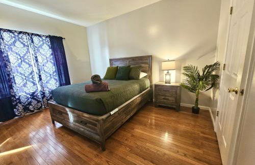 Luxury Villa with Hot Tub, Two Fire Pits, King Bed Suite, Game Room & Fenced Yard - Foto 26