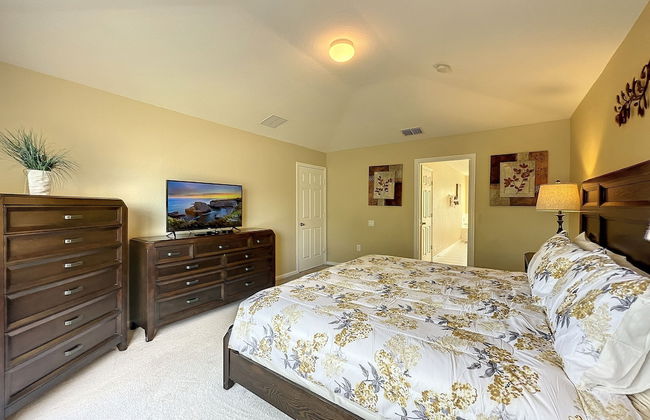 This Amazing 6 Bedroom Property With a Lake View - Foto 25