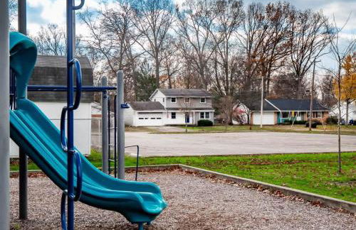 Vermilion Retreat with Game Room, Hot Tub and Across from Community Pool - Foto 50