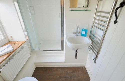 Charm Cottage - Photo 13