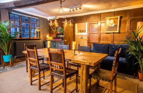 3 MASONS COURT The Oldest House in Stratford Upon Avon, Warwickshire. - Foto 8