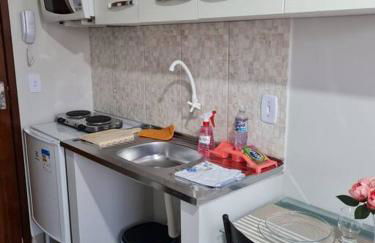 Kitnet304 centro,c linda vista janela, tv smart - Foto 14