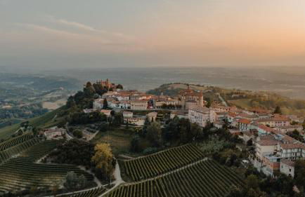 Maison typique avec vue sur les vignes des Langhe - Foto 23