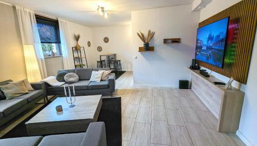 BesTime - 5 Schlafzimmer, Wohnzimmer, Küche, Waschtrockner, Terrasse, Smart-TVs, Netflix, Tischfußball - Foto 5