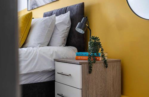 Stylish 2BR Apartment near MCR Airport - Foto 8