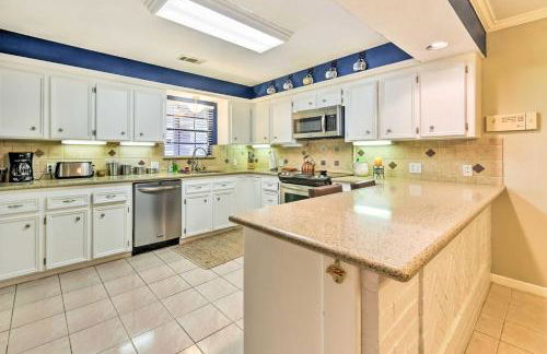 Quiet Lake Conroe Townhome with Water-View Deck - Photo 7