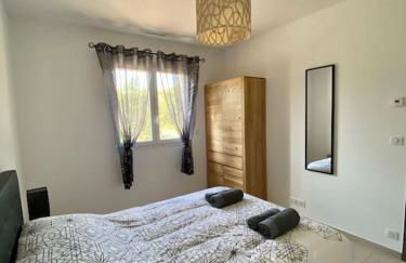 Villa 120m2 accès PMR piscine chauffée et jacuzzi - Foto 13