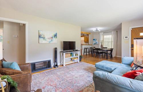 The Magnolia Manor 4BR Greenway Retreat - Photo 12