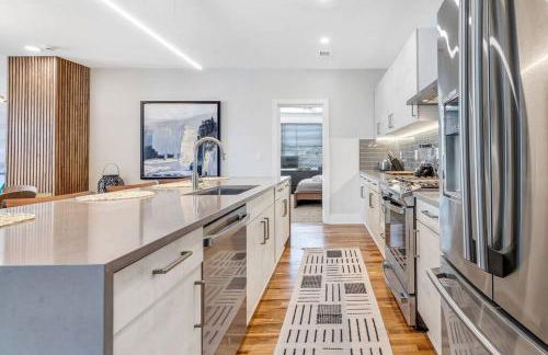 3 Bdrm 3 Full Bath Tower View walk up - Foto 28