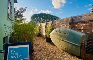 By the River - Foto 37