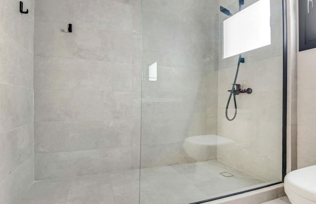 Phaedrus Living: City Center Sky Penthouse - Photo 20