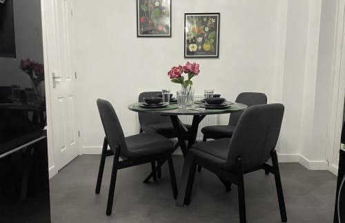 Modern 3 Bedroom high spec house in Sheffield - Photo 10