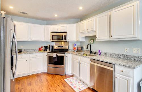 Deck and Yard Savannah Area Retreat! - Photo 9