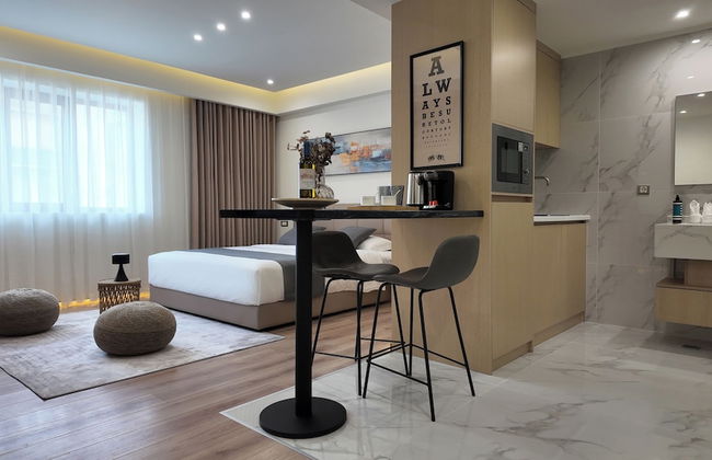 CC LUX Suites - Photo 7