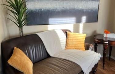 Theos Cottage Niagara - Photo 8