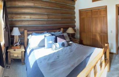 Relaxing Glamping Vacation: Fantastic Log Cabin with a Hot Tub in Darby, MT - Foto 15