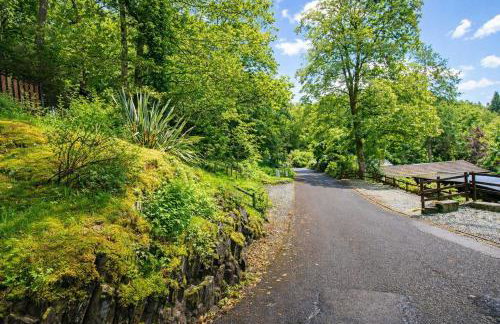 Neaum Crag Lodge ideal for a couple or family with young children in a woodland setting at Skelwith Bridge - Foto 13