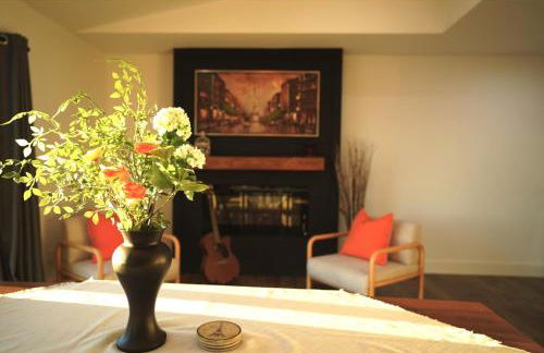 Stunning Waterfront 3BR Retreat - Perfect Getaway - Foto 1