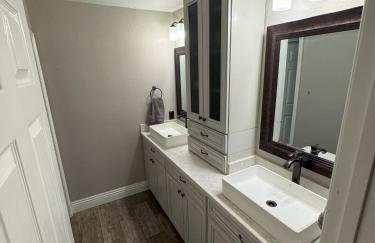 Riverside Views & Pool Retreat - Foto 8