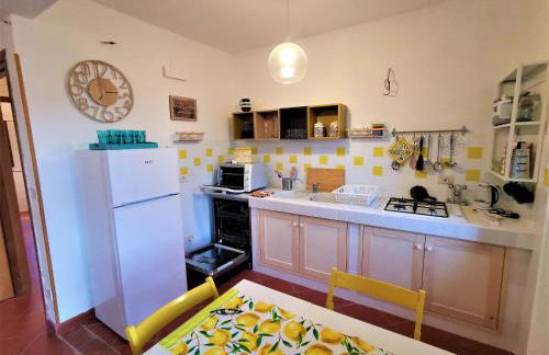 Elegante villa panoramica con giardino e idromassaggio a 10 minuti dal mare - Foto 32